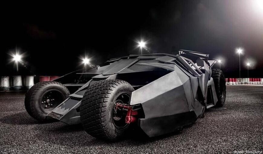 Вьетнамский дизайнер построил Бэтмобиль с 3D-печатными деталями