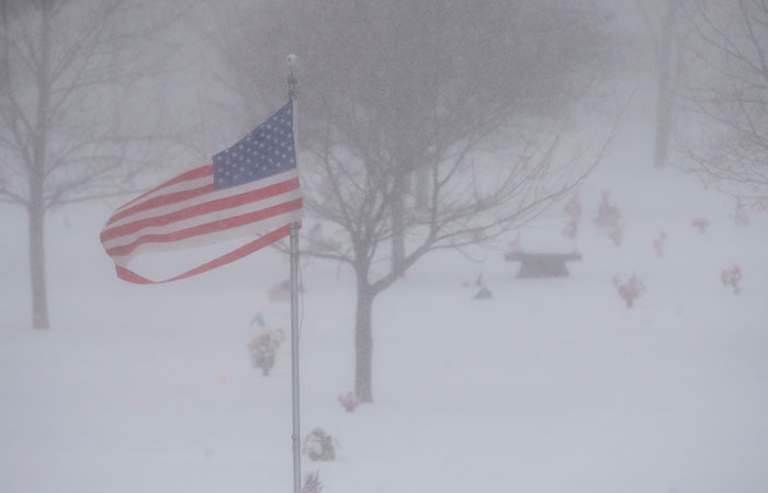 На западе и севере США из-за приближающейся снежной бури закрыли школы и офисы