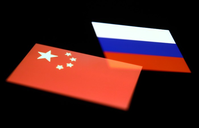 В МИД КНР заявили, что не потерпят давления со стороны США в вопросе отношений с РФ