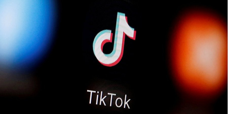 Застрягти на години. TikTok тестує функцію автопрокрутки, що перемикатиме відео замість користувача